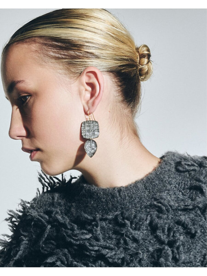 Grey oorbellen Arlise Laurence Delvallez