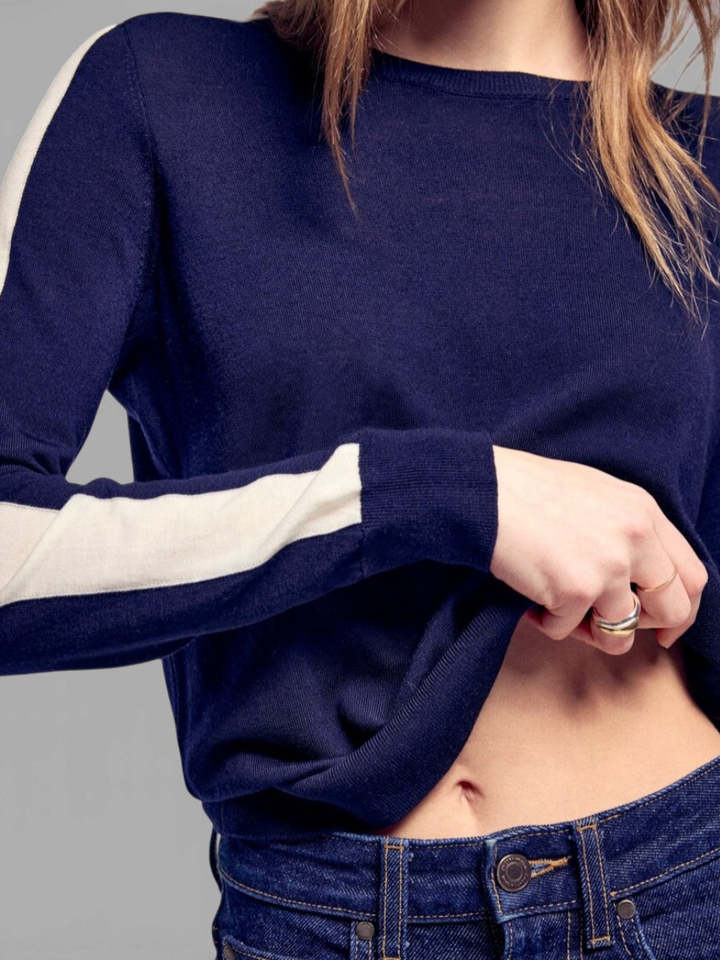 Blauwe trui met ecru streep From Future