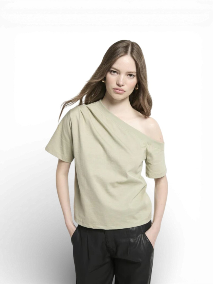 Beige off shoulder T-shirt Hommage 