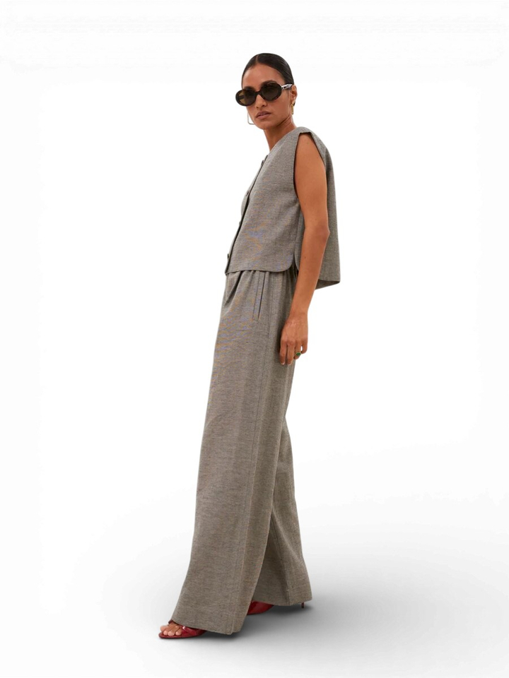 Grijze gilet met knopen By Bar