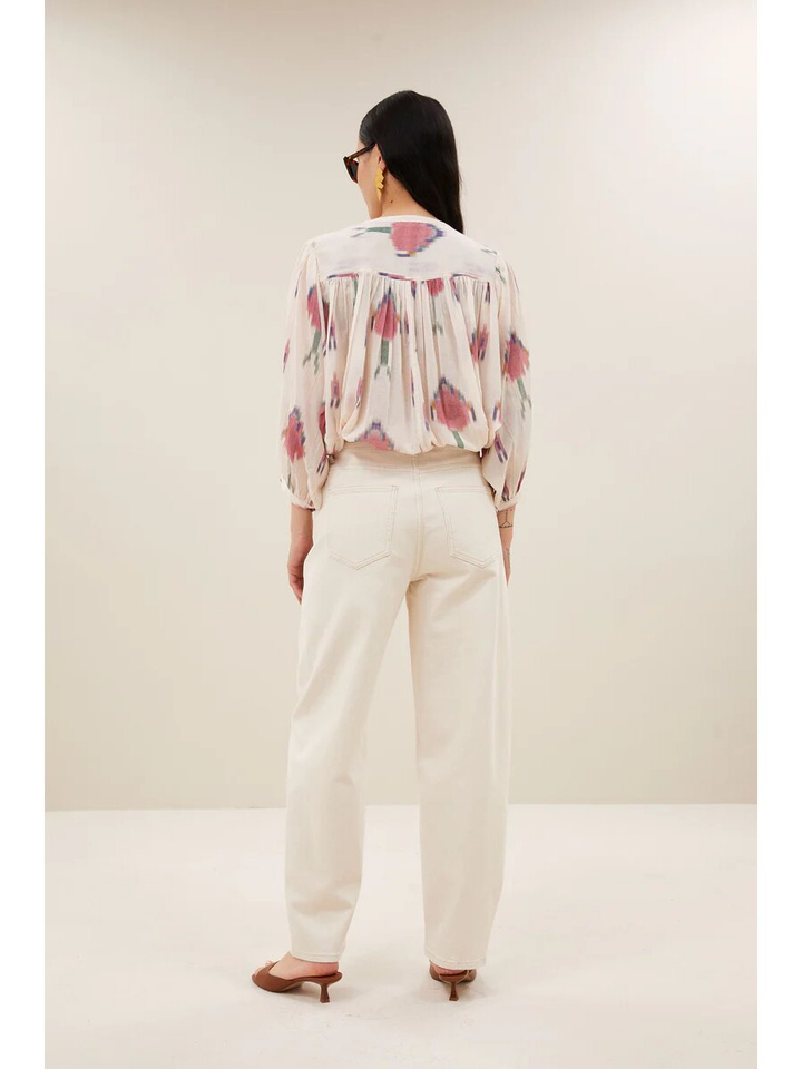 Beige bloes met print Becky Ikat By Bar
