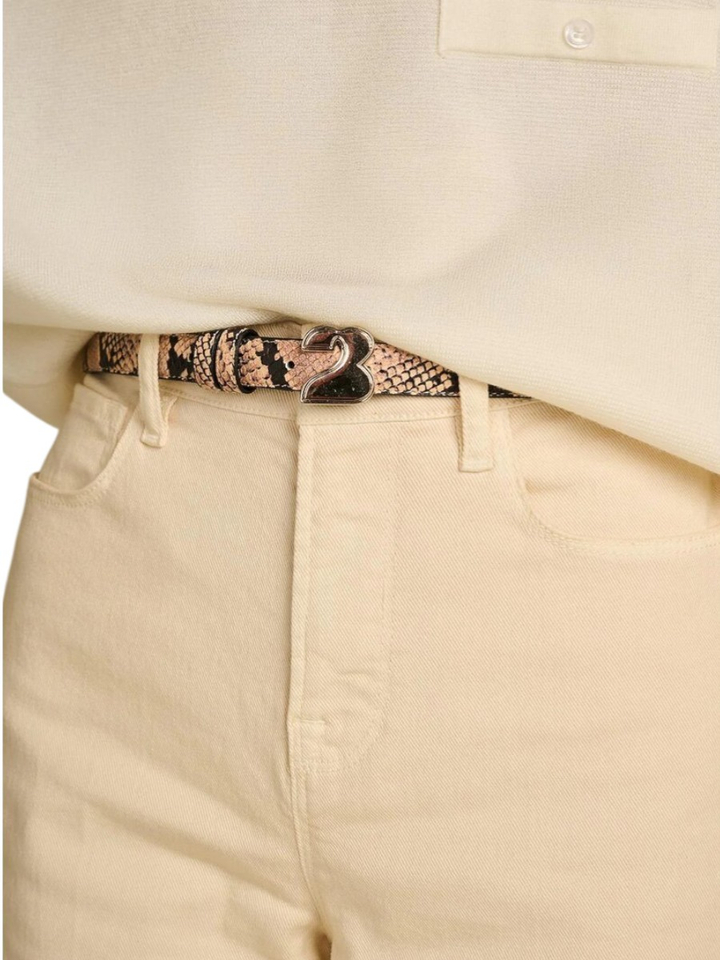 Beige jeans Mumbai March 23