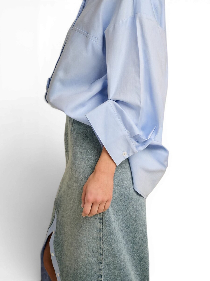 Blauwe bloes met knop detail Aura March23