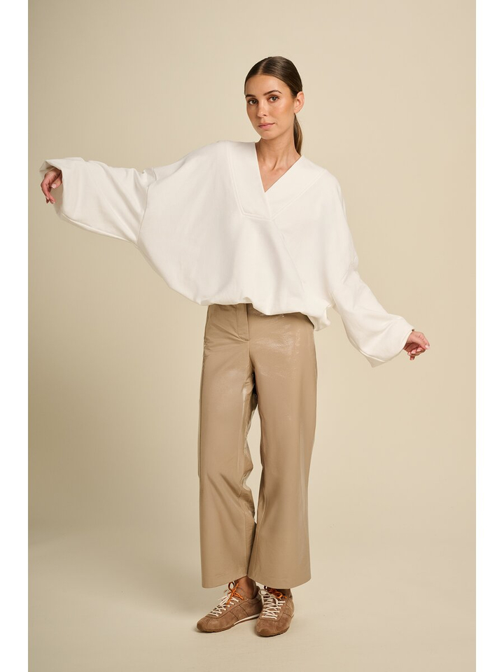 Witte oversized sweater met v-hals Tranquil March23