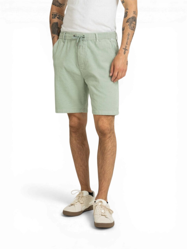 Groene ribfluwelen short Reell 