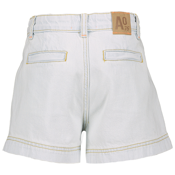Lichtblauwe jeansshort met plooien AO76