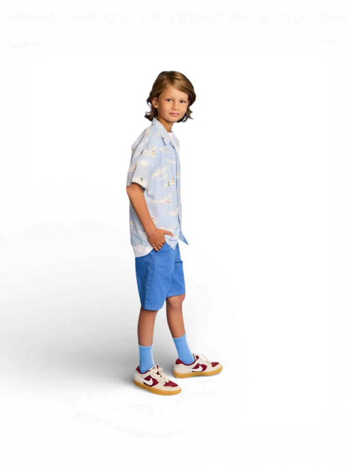 Lichtblauw hemd met surf print AO76