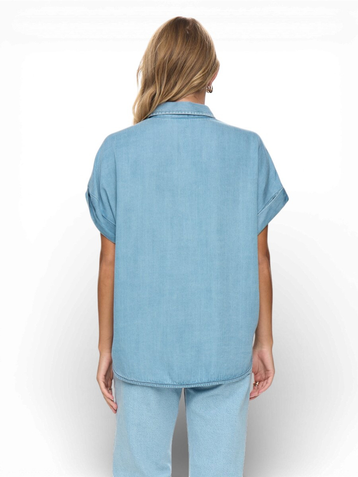 Blauwe soepelvallende jeansbloes Elida Numph