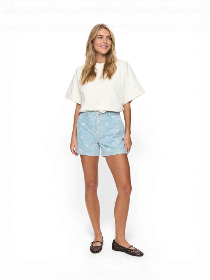 Blauwe jeans short met borduurwerk Nümph