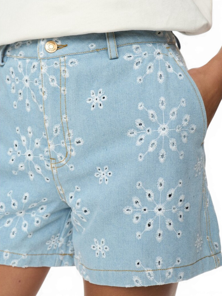 Blauwe jeans short met borduurwerk Nümph