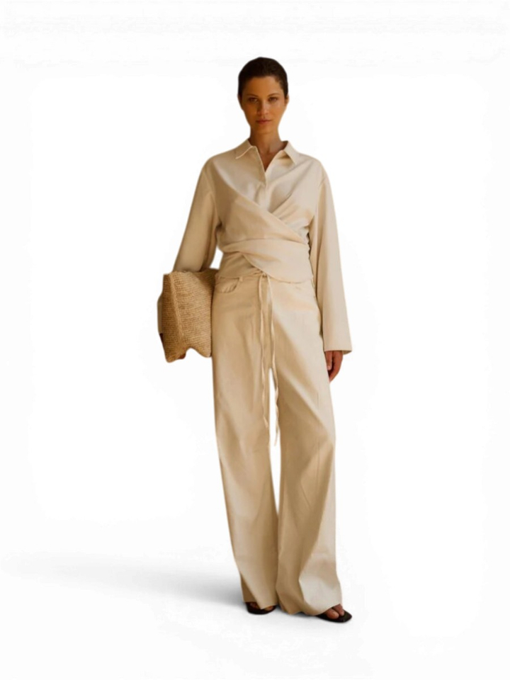 Beige zandkleurige bloes met omslag Zuri Club L'avenir 