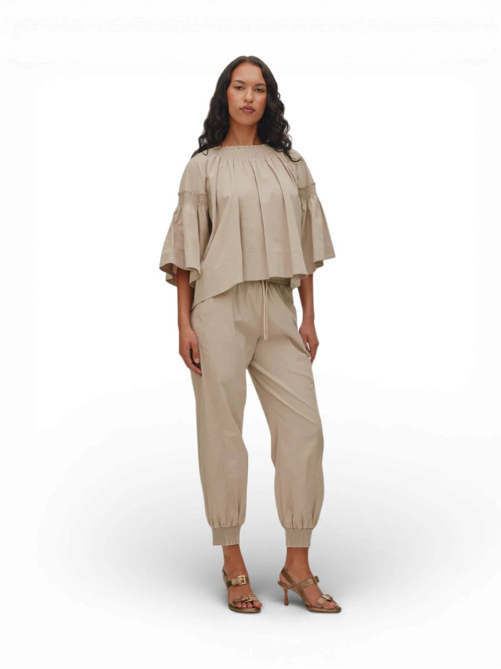 Beige katoenen bloes met smok Efil Rabens Saloner 