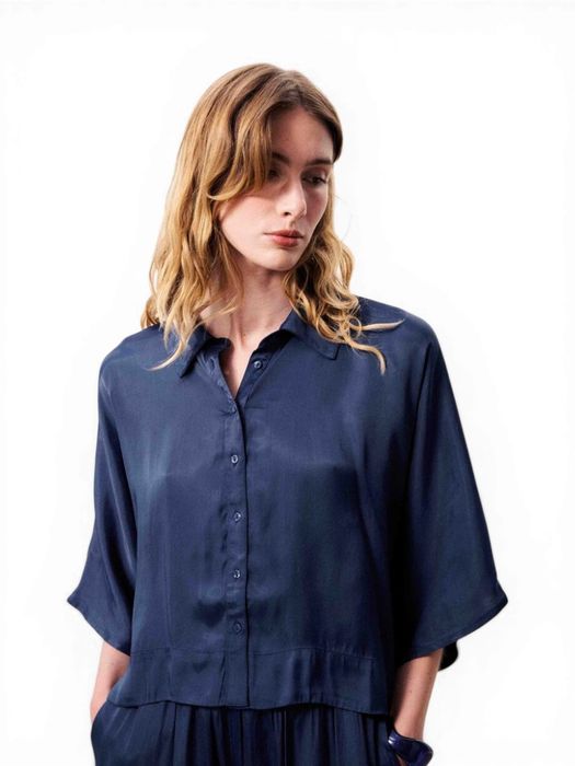 Donkerblauwe blouse met driekwart mouwen FRNCH