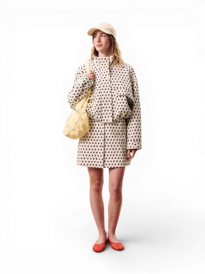 Creme kleurigeoversized korte jas met zwarte stippen Neree Frnch