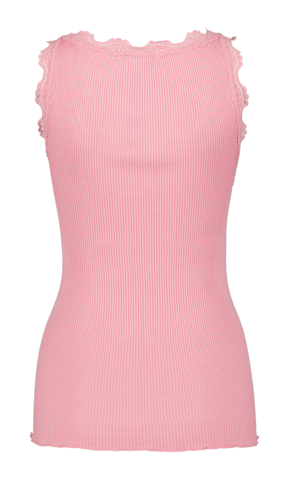 Roze top afgewerkt met kant Rosemunde 