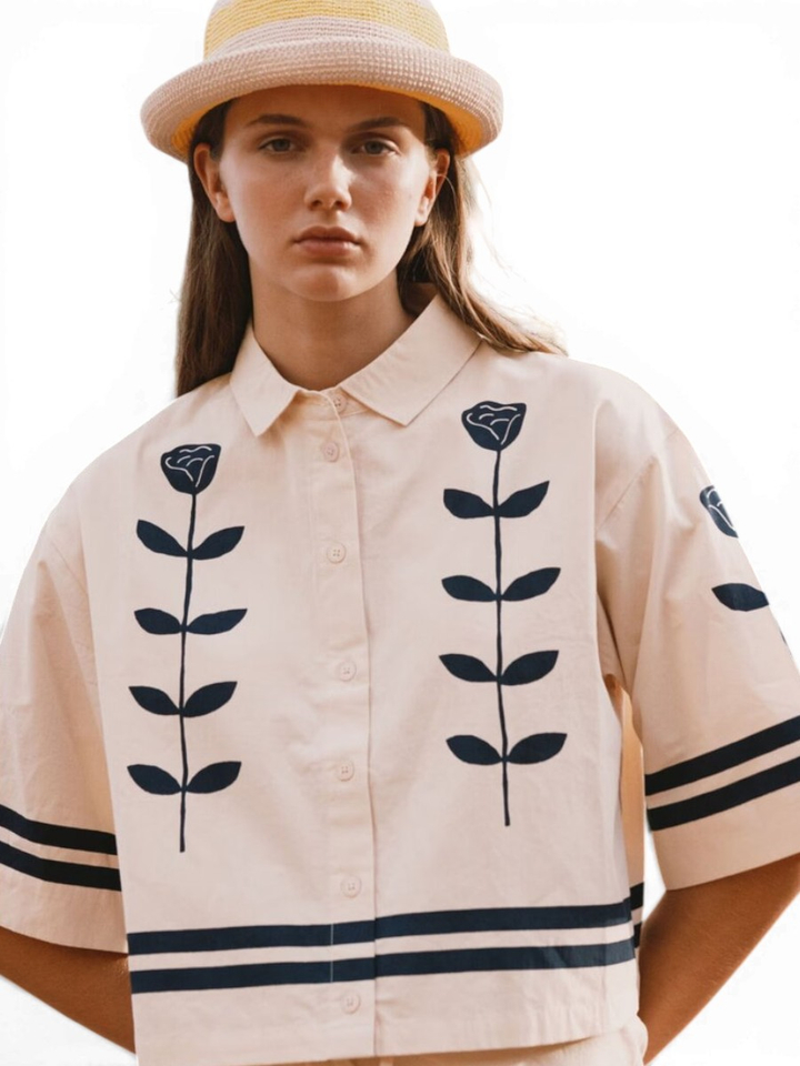 Lichtroze blouse met opdruk The Tiny Big Sister