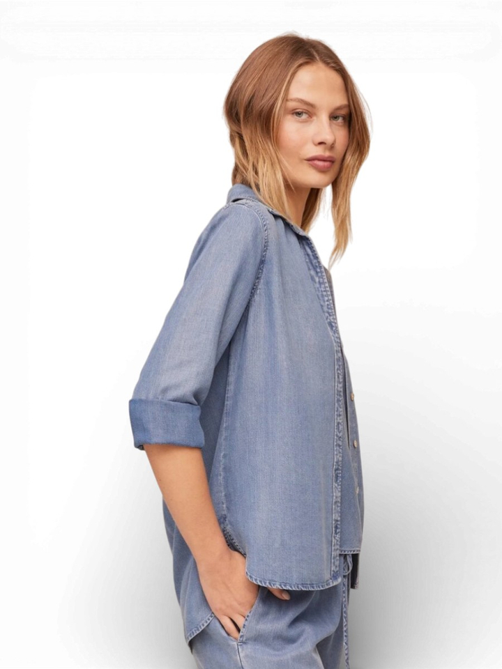 Blauwe soepelvallende bloes in jeanslook Bella Dahl