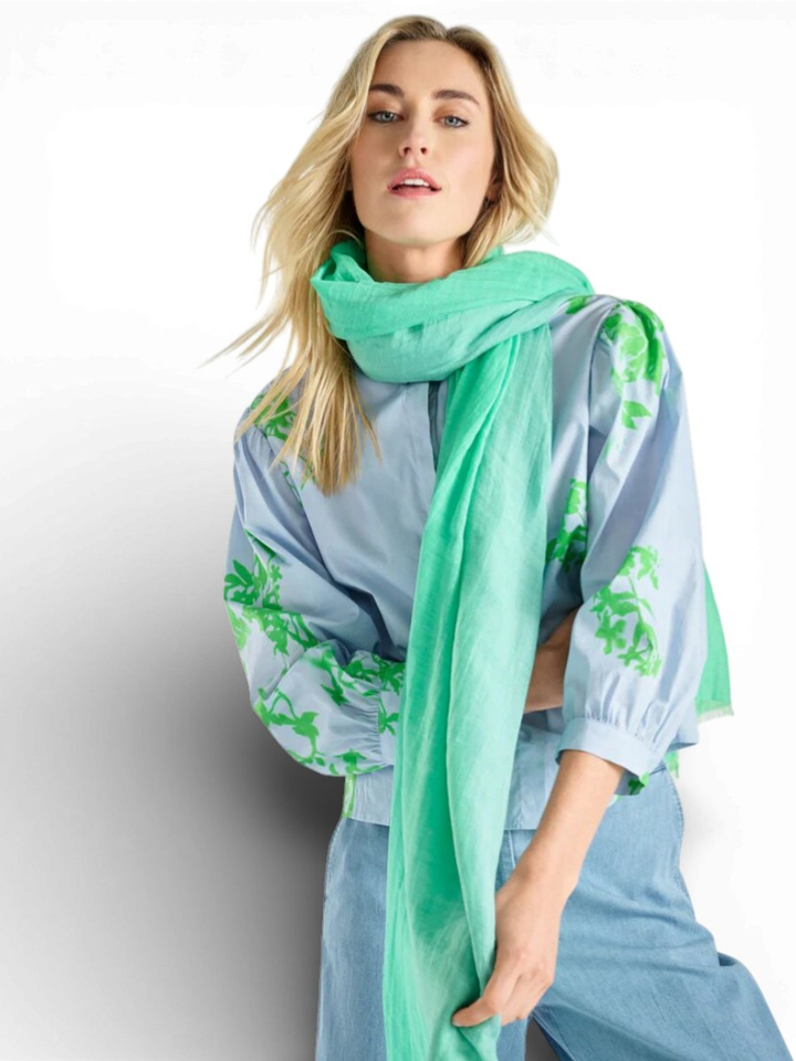 Blauwe bloes met groene bloemenprint Marie Mero