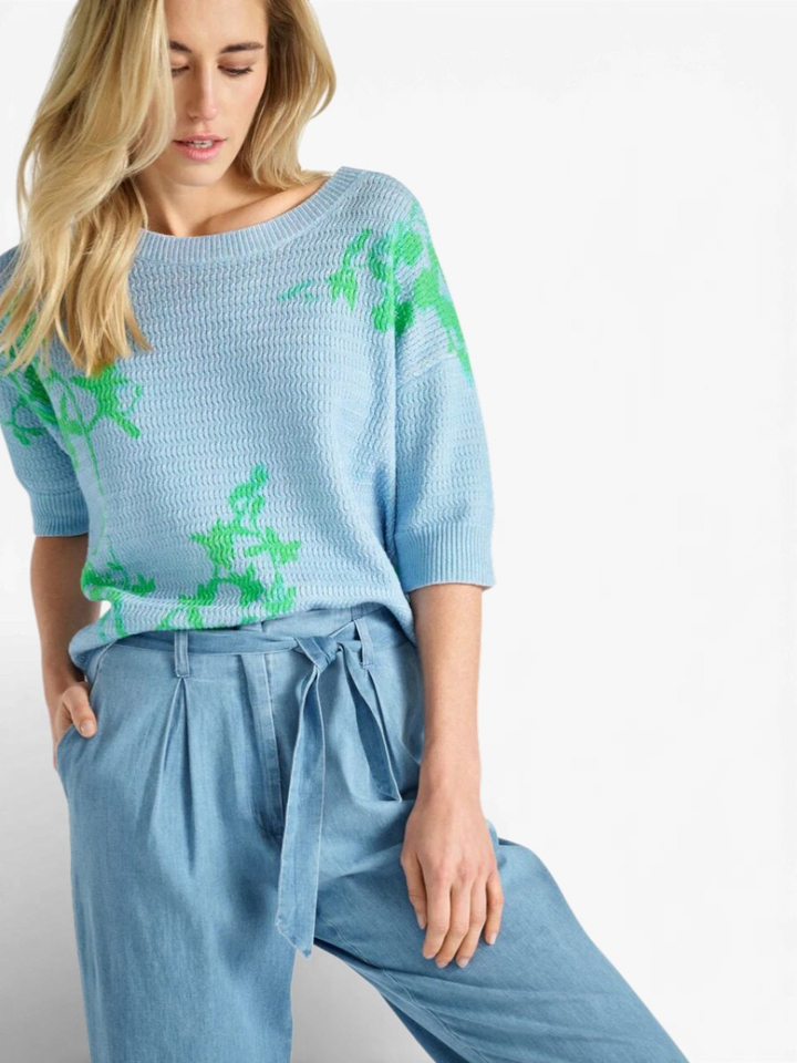 Blauwe gebreide trui met groene en bloemprint Marie Mero 