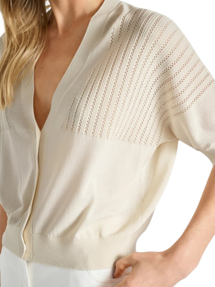 Beige gilet met knopen en broderie details Marie Méro