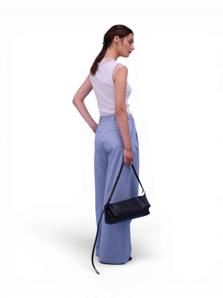 Blauwe losvallende broek structuur Guy Nathalie Vleeschouwer