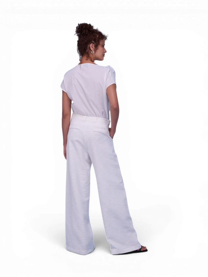 Witte bloes met strik detail Harriet Nathalie Vleeschouwer