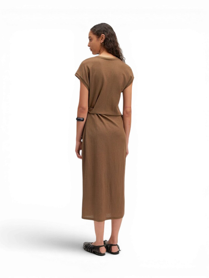 Bruine casual kleed met sierlijk detail Milla Edited 
