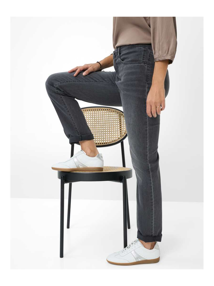Donkergrijze regular fit jeans stlye Mary Brax