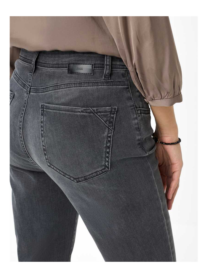 Donkergrijze regular fit jeans stlye Mary Brax