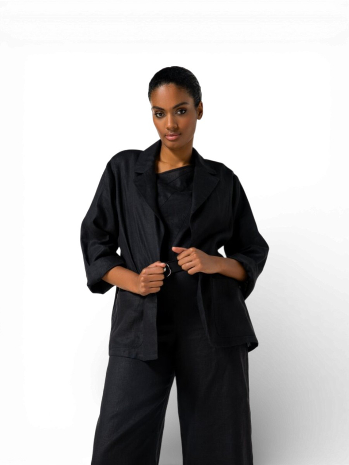 Zwarte blazer met bijhorende riem Caroline Biss 