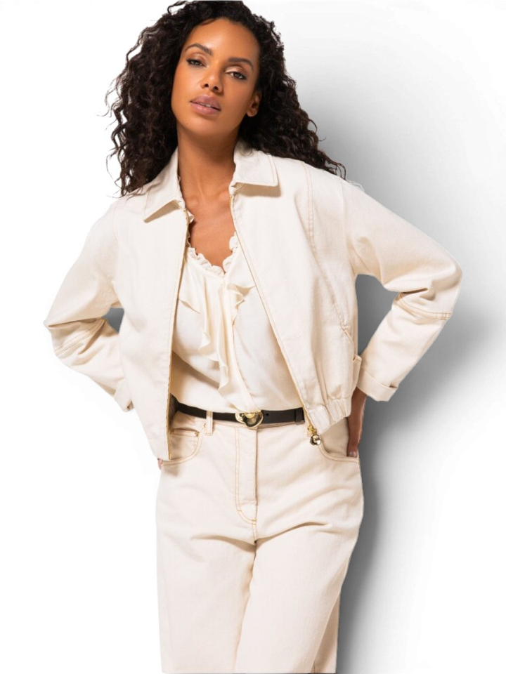 Ecru jeans jas met rits en detail gouden knopen  Caroline Biss
