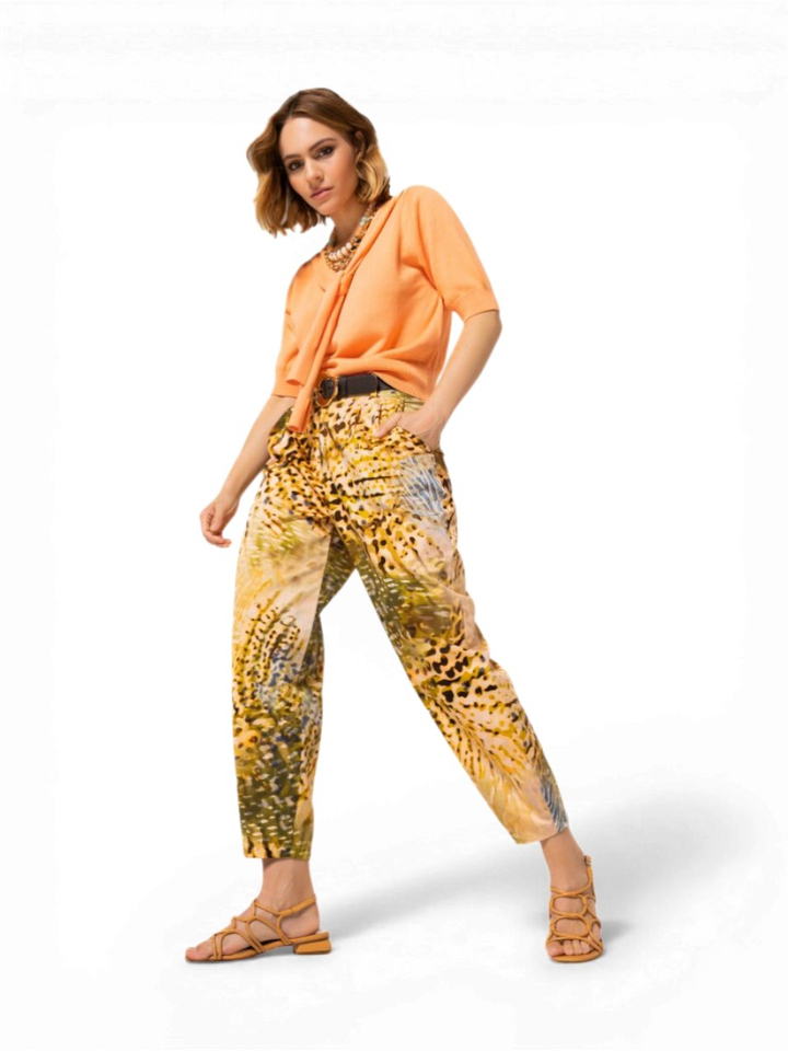 Oranje trui met sjaal detail Caroline Biss 