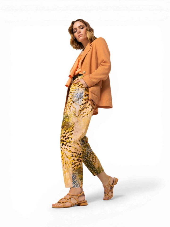 Oranje trui met sjaal detail Caroline Biss 