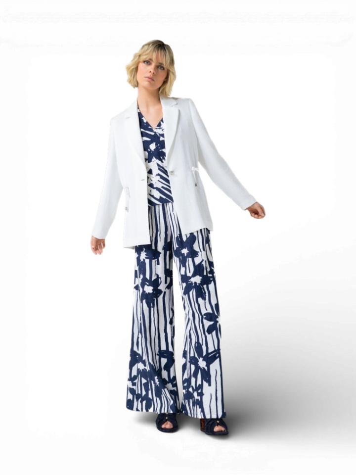 Blauwe top met witte bloemenprint Caroline Biss 