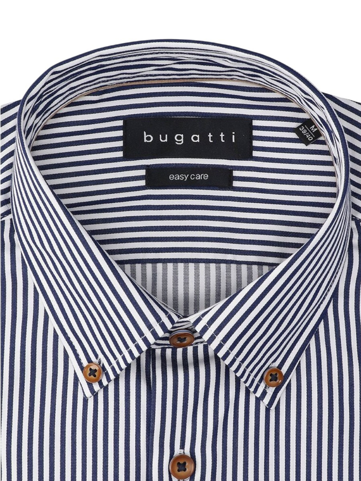 Wit katoenen hemd (regular fit) met blauwe strepen en lange mouwen Bugatti