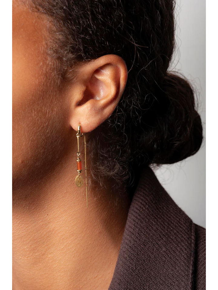 Goud met oranje Asymmetrische creolen met agaat en ketting Siena Murielle Perrotti
