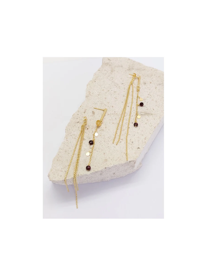 Symmetrische oorbellen Granaatketting & bolletjesketting | Goud bordeauxrood Loren Murielle Perrotti