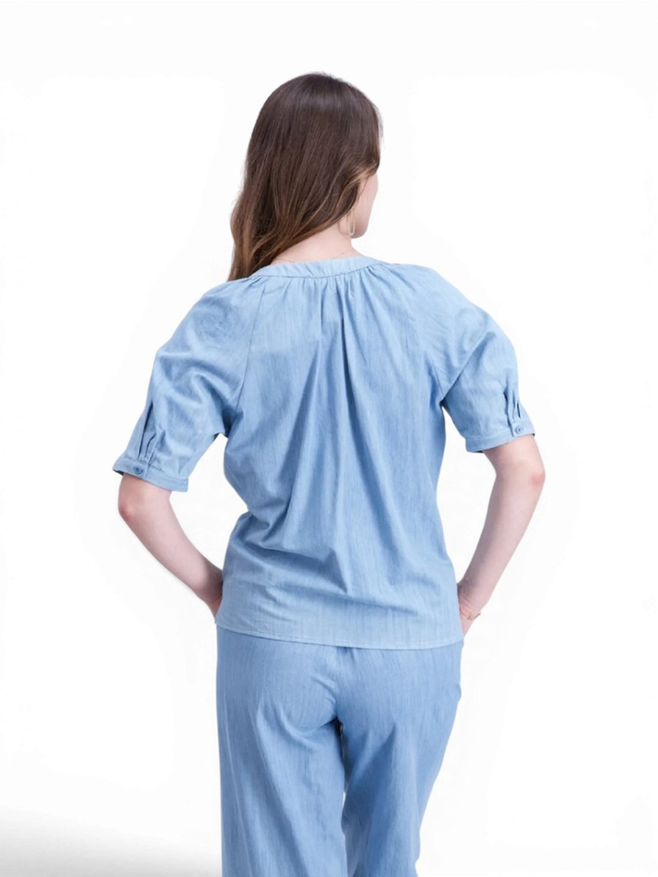Lichtblauwe blouse Signe Nature