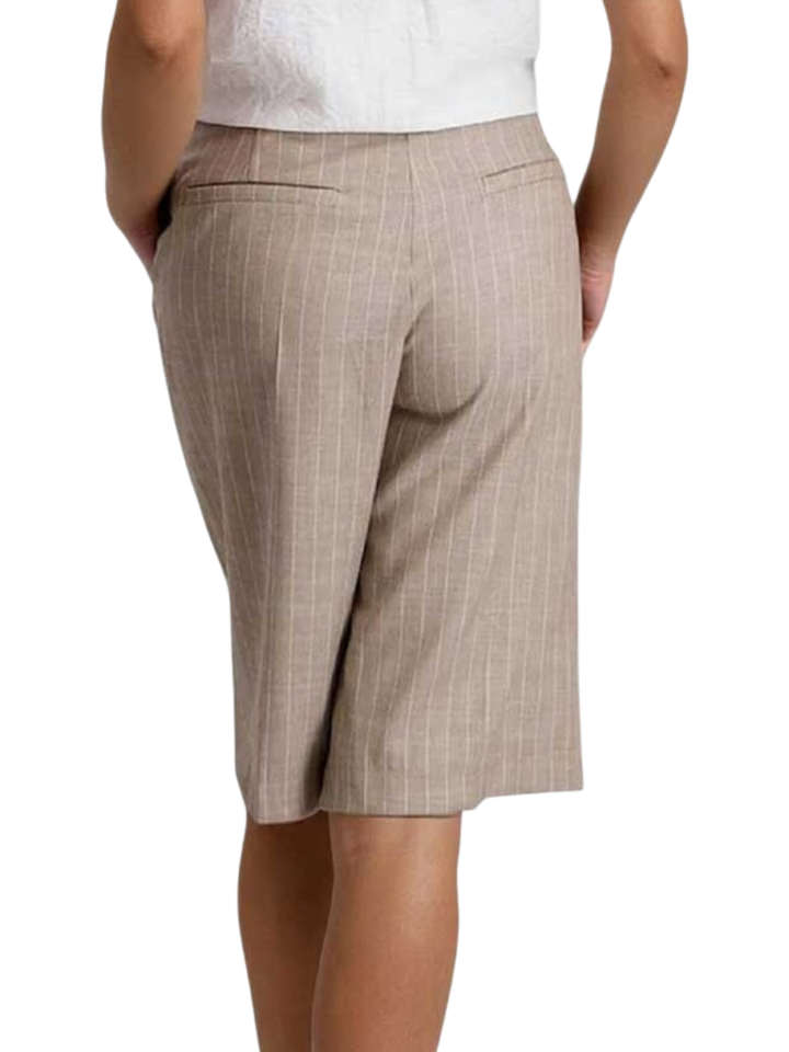 Roze short krijtstreep Signe Nature