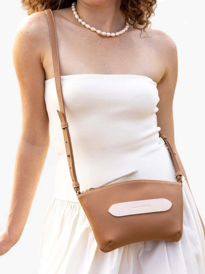Grained almond crossbody Marie Martens 