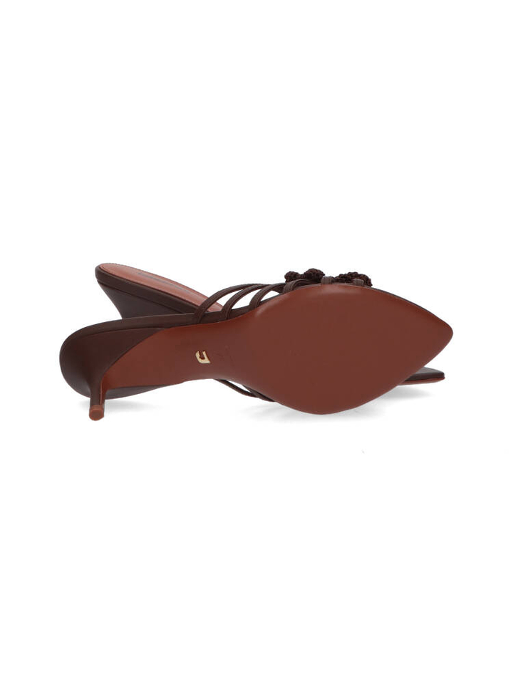 Marron sandaal met hak en bloemen Lola Cruz