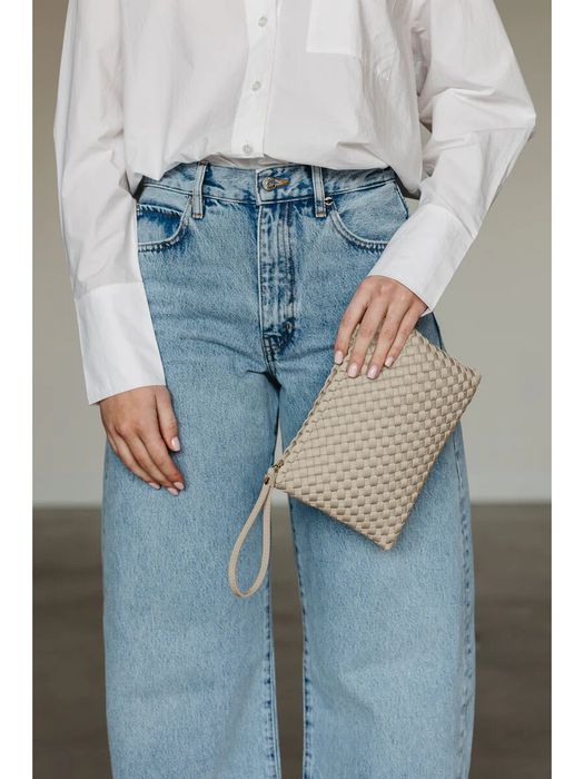 No tan lines clutch Marrea