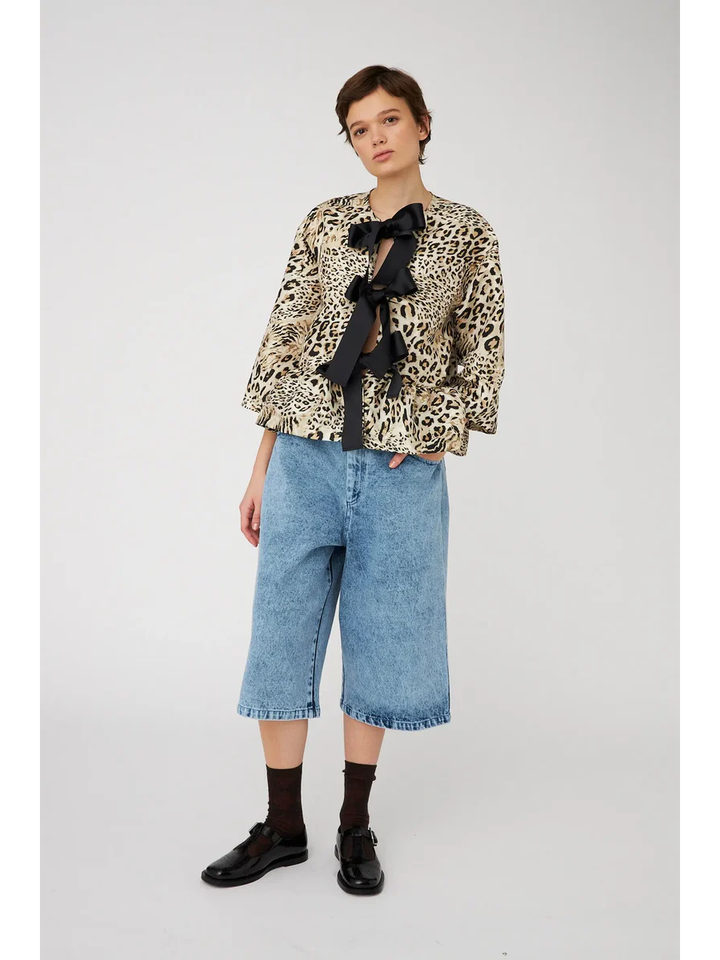 Blouse in dierenprint met driekwart mouwen en strikdetails Stella Nova