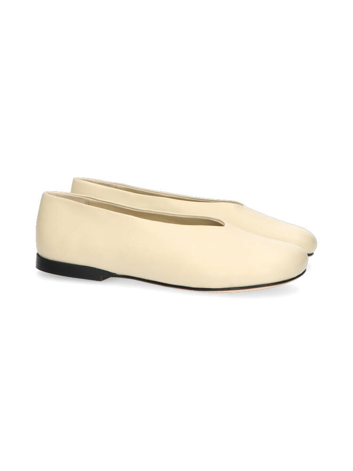 Ivory ballerina's Yamini J Vam 