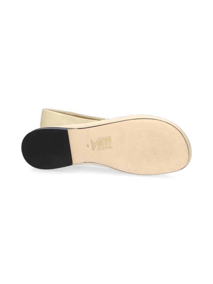 Ivory ballerina's Yamini J Vam 
