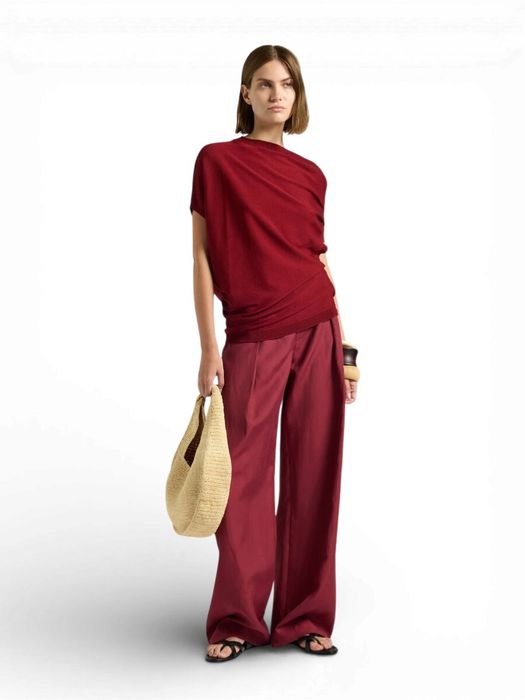 Bordeaux asymmetrische trui met stropdetail Liviana Conti