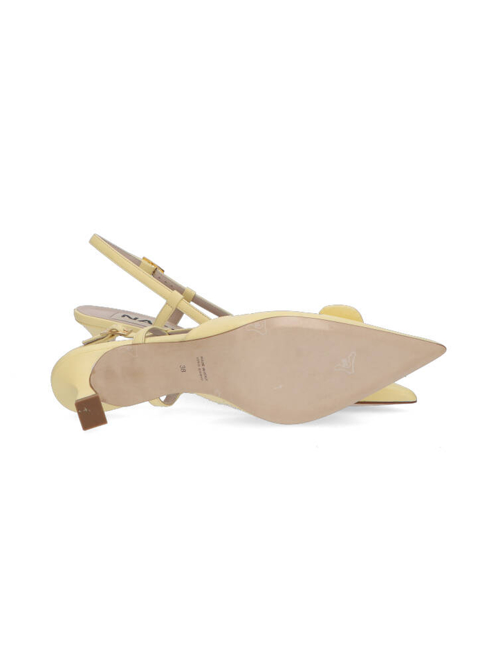 Gele pump met details vooraan Natan 