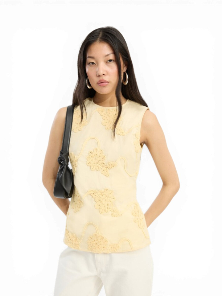 Gele top met geborduurde bloemen Rotate