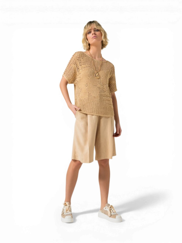 Beige short met bandplooi Caroline Biss 