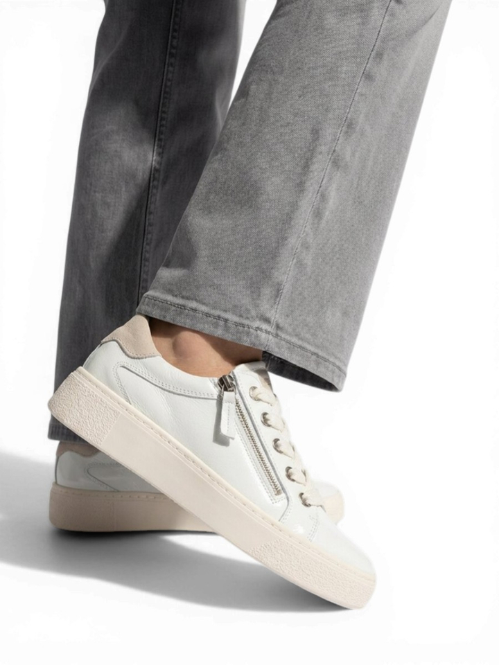Witte sneakers in lakleder met rits DL Sport 